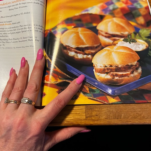 Celebrate the Season: A Holiday Cookbook from Market Day (Softcover) 1998 - Picture 10 of 10